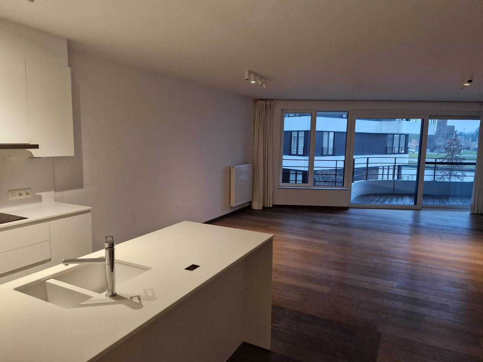 Home 13 Pro-Max-werk (4)